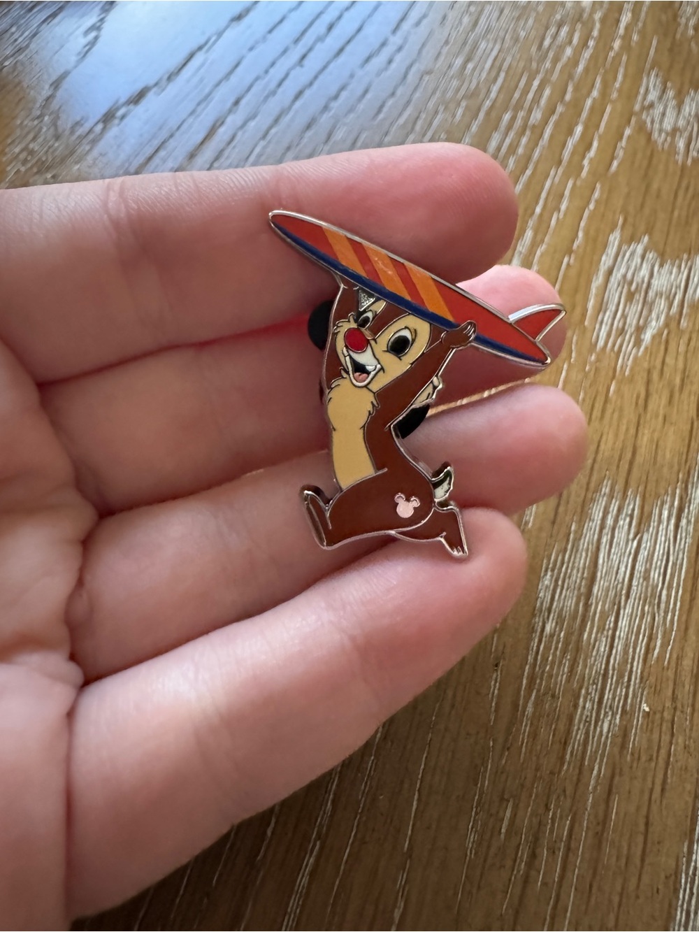 Summer Surfing Dale Enjoys Seasons Holidays Wave A 2026 Hidden Mickey Disney Pin